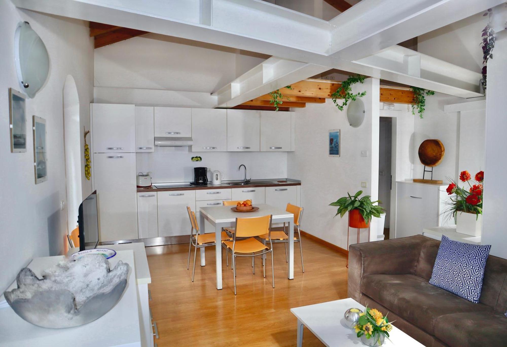Windshouse Apartments Torbole Sul Garda Exterior photo
